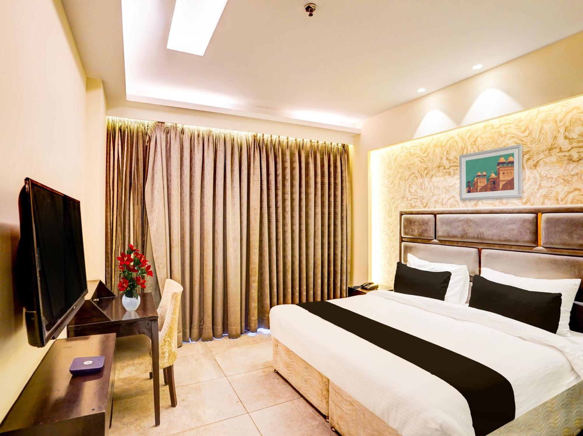 德里 Super Townhouse Pitampura West Enclave酒店 外观 照片